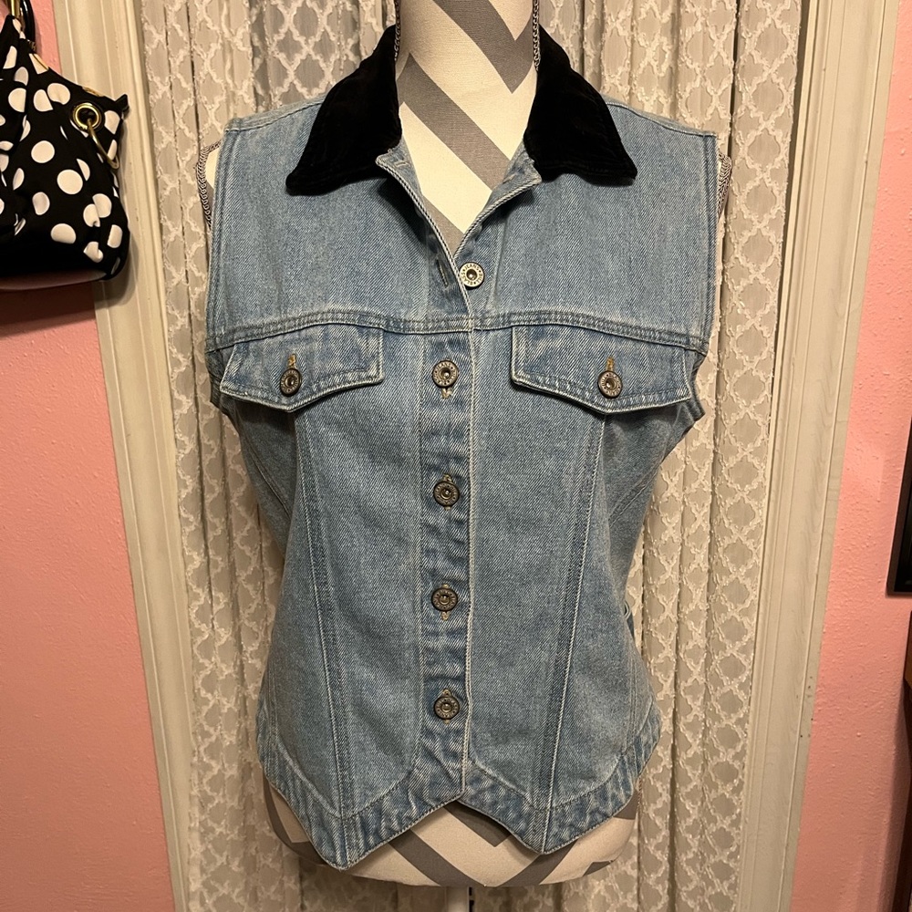 Jean Vest